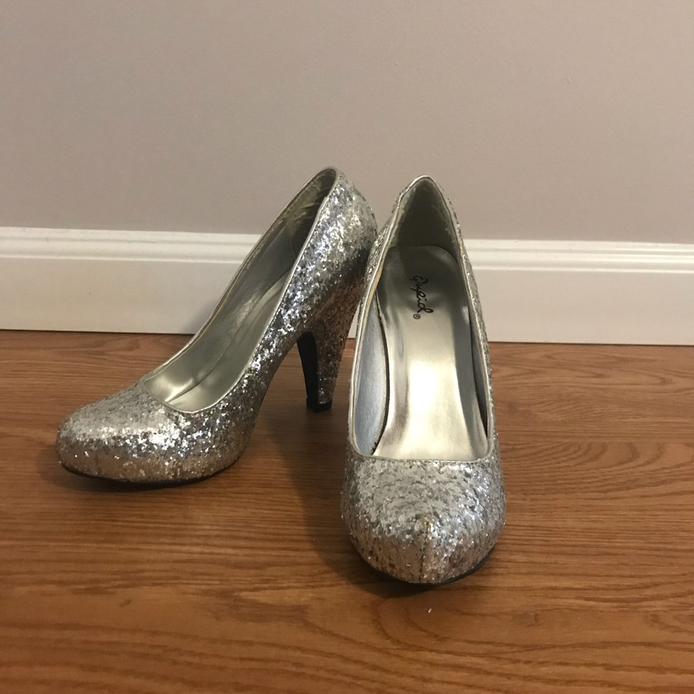 Women’s size 7 heel
